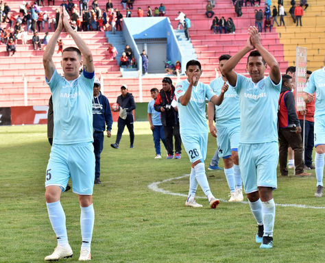 Jugadores del club Bolívar, el segundo del torneo Clausura. Foto: Archivo-APG
