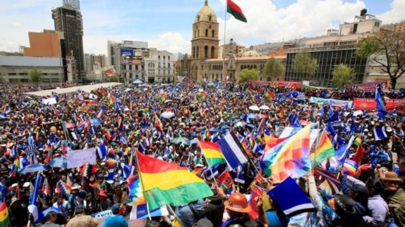 Denuncian que obligan a funcionarios a defender a Evo