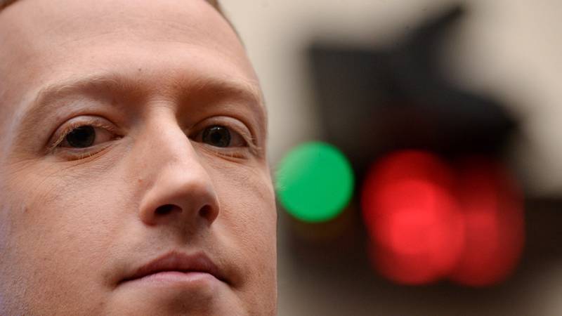 Mark Zuckerberg admite que parece un 