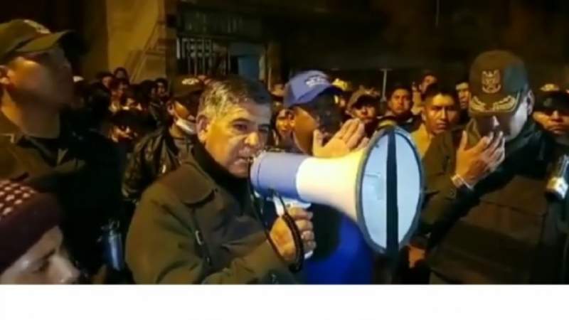 Comandante dice a cocaleros a fines al MAS que los escoltarán para evitar peleas