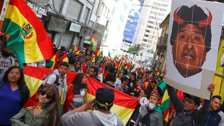Manifestaciones en Bolivia contra los resultados que dieron la victoria a Evo Morales (Reuters)