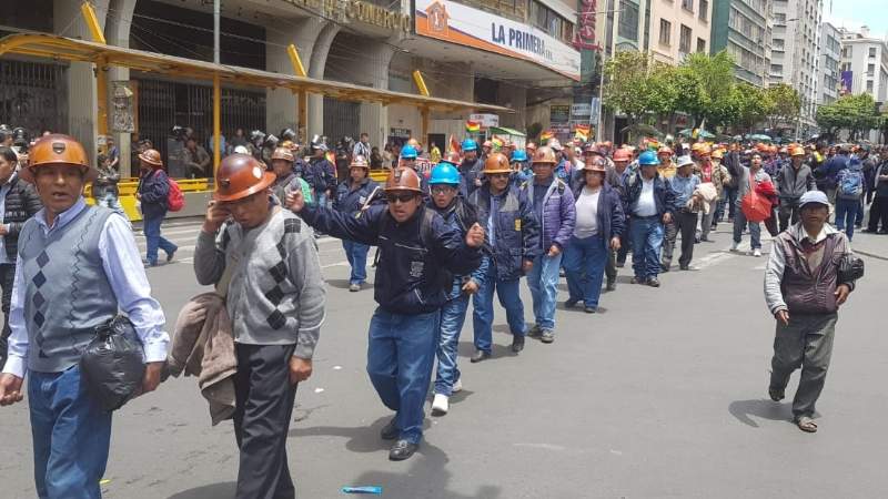 El MAS saca a grupos de choque para desbloquear La Paz