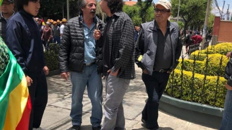 Raúl García Linera acompañó la marcha de mineros que irrumpió violentamente en La Paz