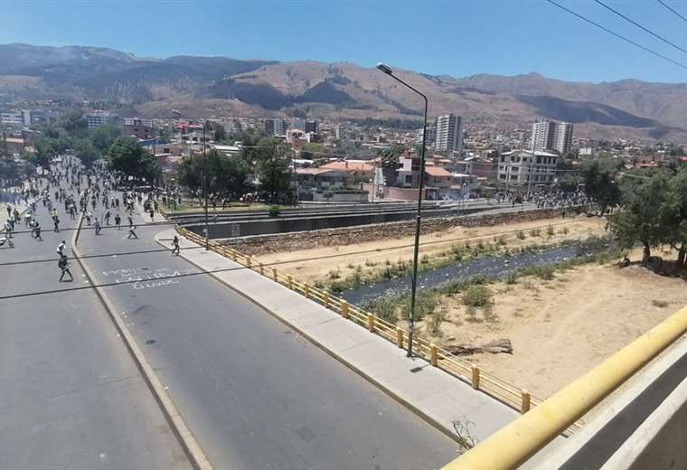 El puente Muyurina fue escenario de enfrentamientos (Foto: Humberto Ay­llón)
