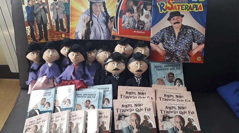Libros, revistas y muñecos de David Santalla que están a la venta | David Santalla