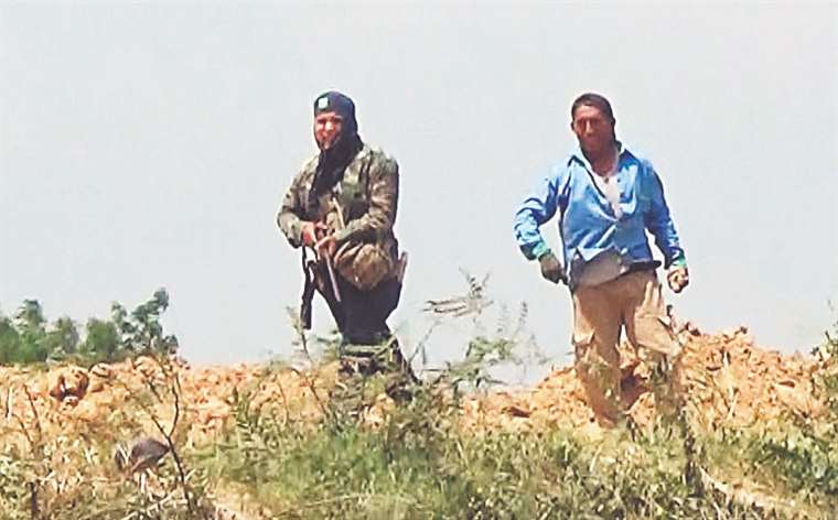 El individuo formaba parte del grupo que se enfrentó ayer a los cívicos que bloqueaban en el puente de la Amistad