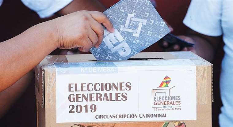 La jornada electoral fue tranquila. En su informe, ese punto fue el único que valoró como positivo la misión de observación electoral de la OEA.