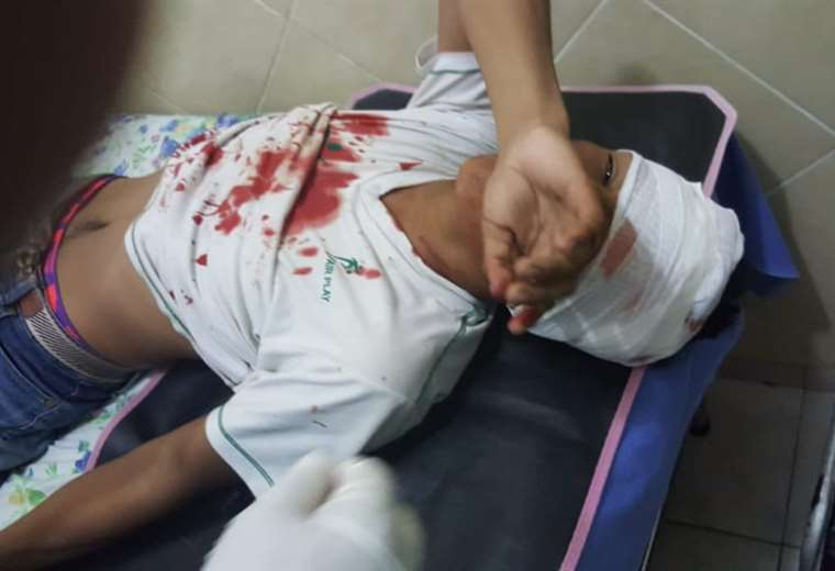 Unas de las personas heridas durante los enfrentamientos en Montero 