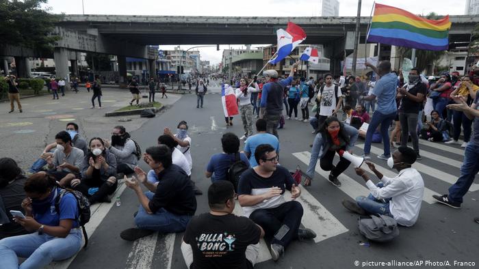 Panama Protest Reformen (picture-alliance/AP Photo/A. Franco)