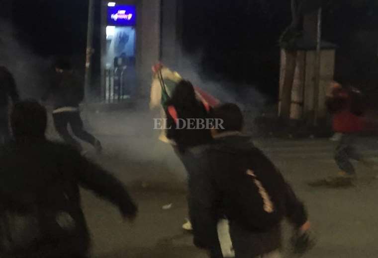 Hay enfrentamientos en La Paz. Imágen: Jesús Alanoca