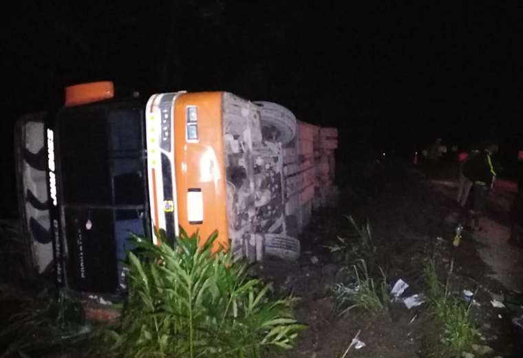 Vuelque de bus deja 12 personas heridas en ruta Cochabamba-Santa Cruz ...