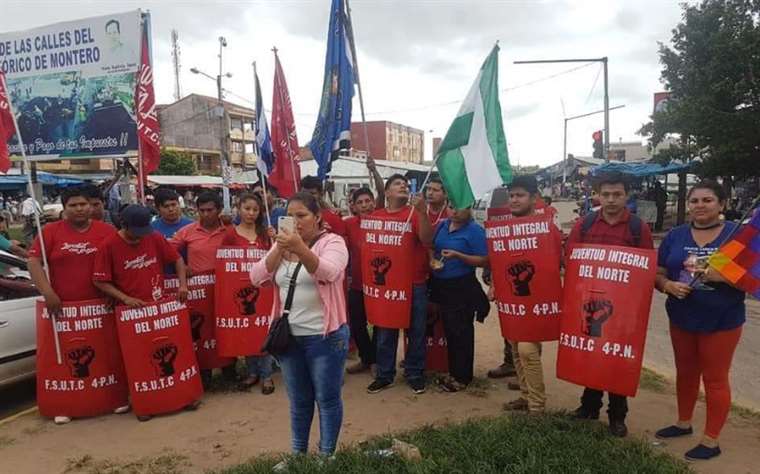 Deisy Choque, del MAS, tomándose una selfie cuando era dirigente sindical, antes de ser electa diputada. Foto: EL NORTE / Fernando Soria