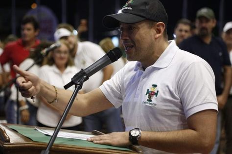 El líder civico cruceño, Luis Fernando Camacho, en una concentración. Foto: Comité Cívico pro Santa Cruz