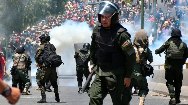 En las últimas horas creció la tensión en Bolivia con fuertes choques entre manifestantes pro y anti Evo Morales