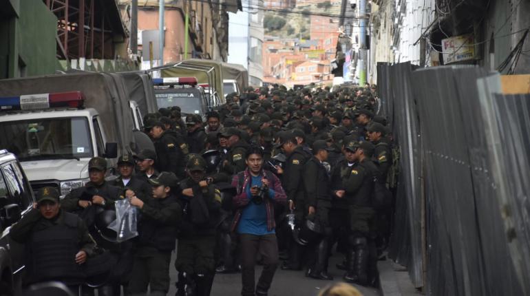El contingente policial en Santa Cruz. | APG