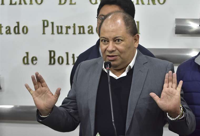 La autoridad en conferencia de prensa I Foto: APG Noticias.