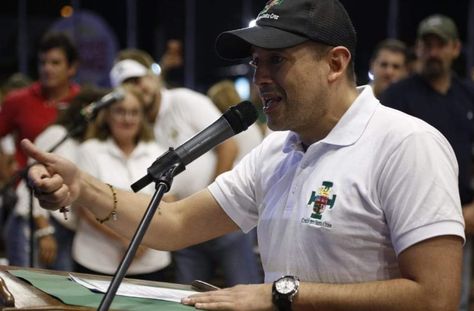 El líder civico cruceño, Luis Fernando Camacho, en una concentración. Foto: Comité Cívico pro Santa Cruz