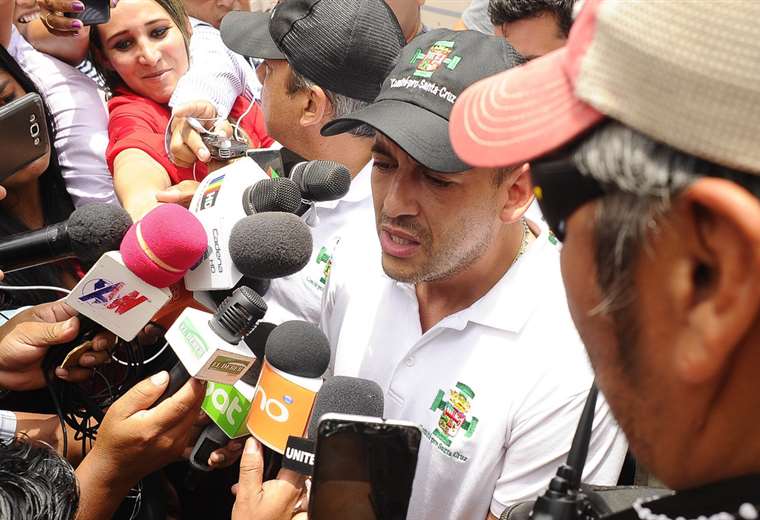 El dirigente cívico tuvo que volver ayer a Santa Cruz I Foto: APG Noticias.