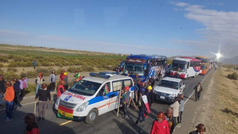 Masistas emboscan a caravana potosina con armas de fuego