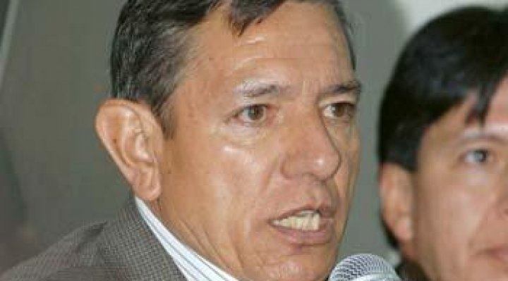 El general López, que denunció el contrabando de los 33 camiones, pide la renuncia de Morales