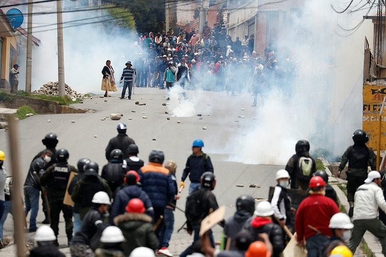 La confrontación de simpatizantes y adversarios de Evo Morales es resultado de su idea de perpetuarse en el poder: Adolfo Laborde (Foto: Reuters)