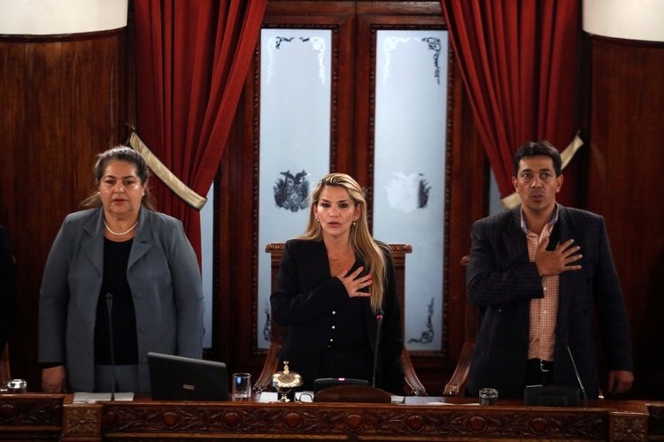Jeanine Anez tras asumir la presidencia interina de Bolivia. (REUTERS/Marco Bello)