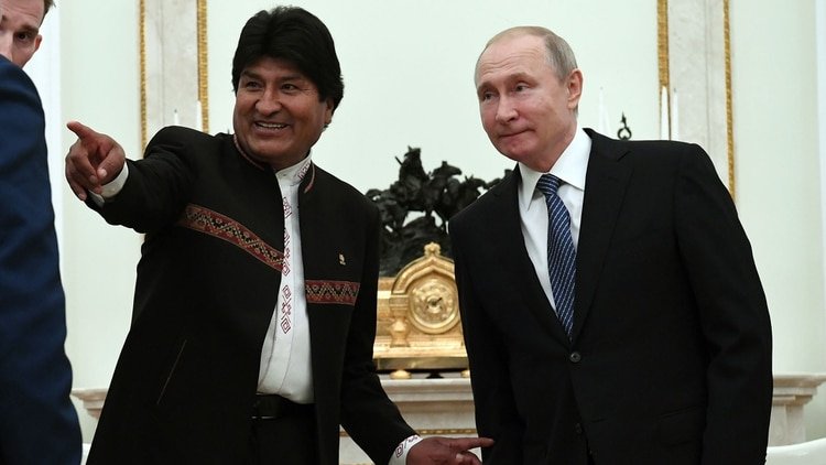 Evo Morales junto a Vladimir Putin (AFP)