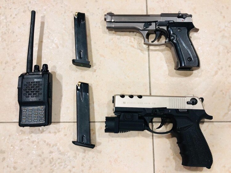 Armas incautadas durante la detención en Colombia