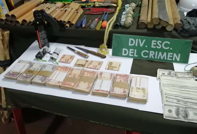 La Policía y las Fuerzas Armadas realizaron operativos conjuntos en Cochabamba ante la llegada de cocaleros afines al MAS, de ese modo incautaron $us 30.000 y Bs 88.000, además de armas y explosivos | Humberto Ayllón
