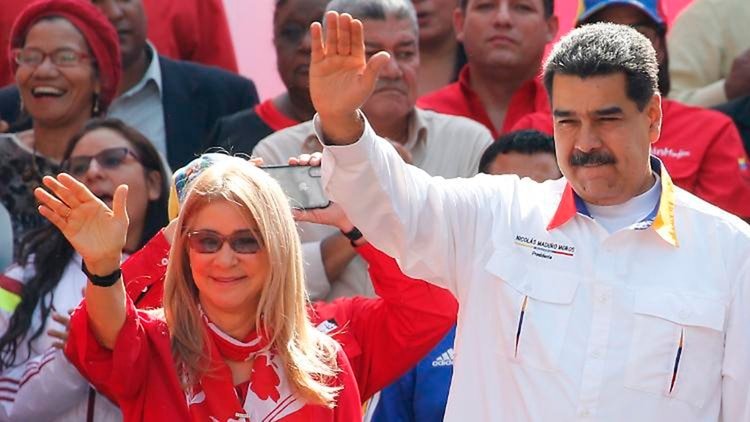 Nicolás Maduro y su esposa, Cilia Flores (AP)