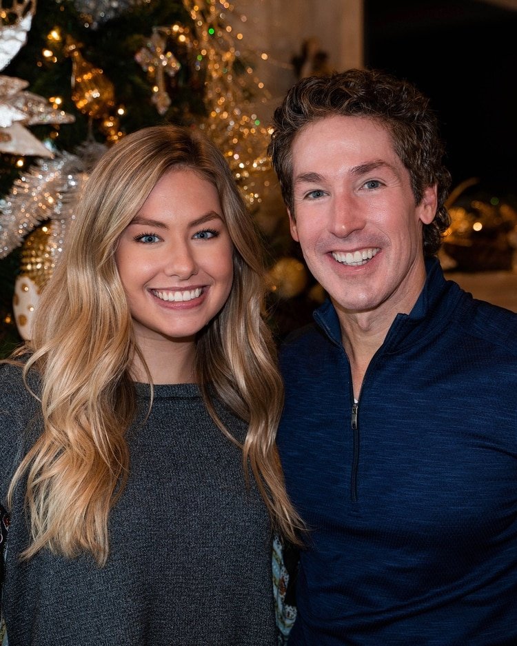 Joel Osteen y su hija Alexandra Osteen (Foto: Twitter)