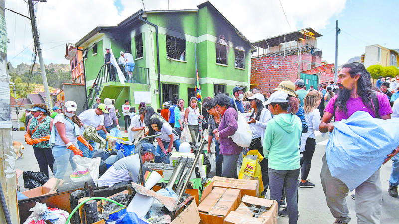 En Achumani proponen reconstruir el país; ellos empiezan por su EPI