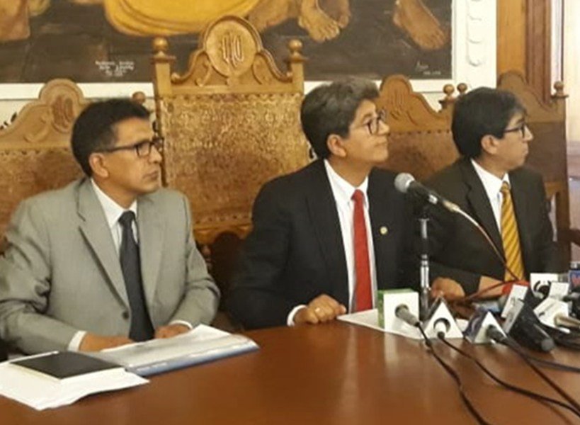 Resultado de imagen de  El rector de la Universidad San Francisco Xavier, Sergio Padilla"