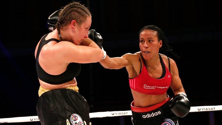 La boxeadora Cecilia Brækhus. (@BernieBahrmasel)
