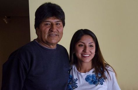 La imagen de Evaliz junto a su padre Evo Morales.