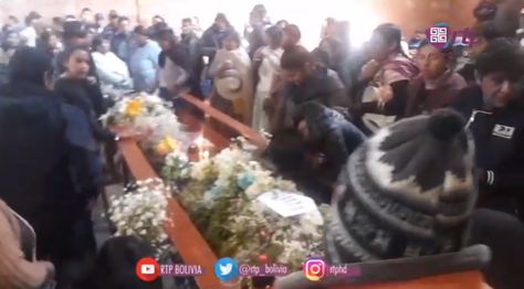 El velorio colectivo en la capilla 25 de Julio de Senkata. Foto: Captura de RTP