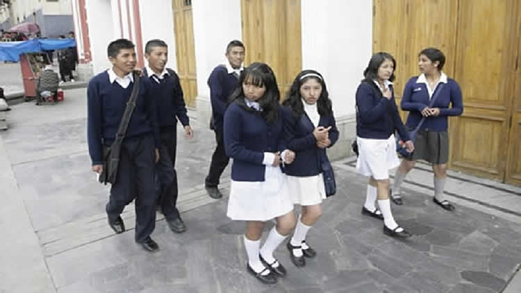 Estudiantes inician vacación de invierno en Bolivia el 2 de julio.
