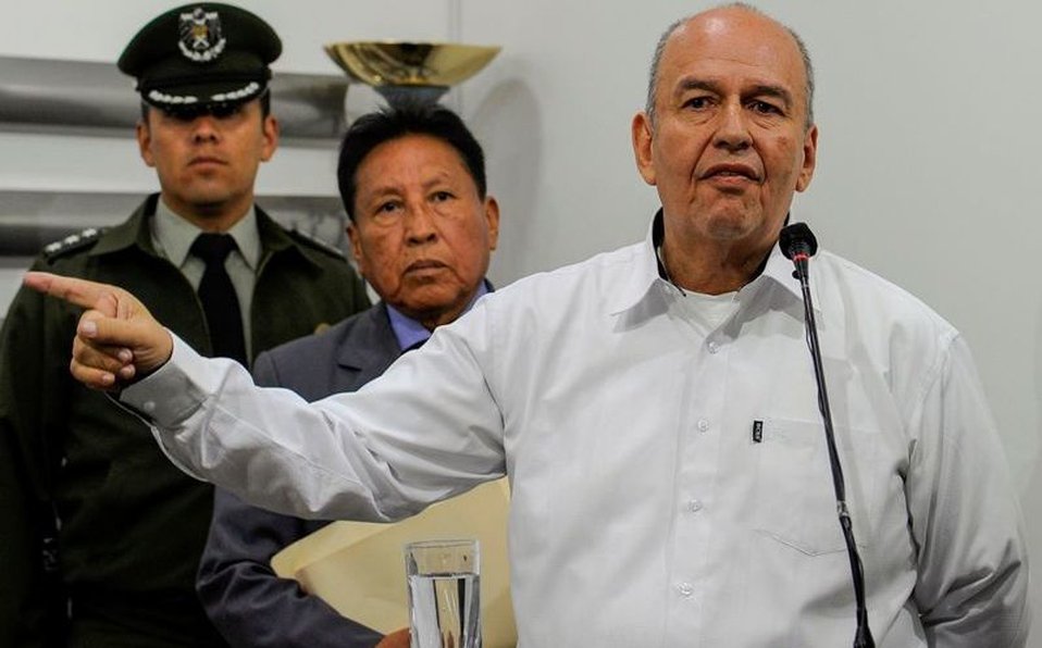 Resultado de imagen de El ministro de Gobierno, Arturo Murillo,"