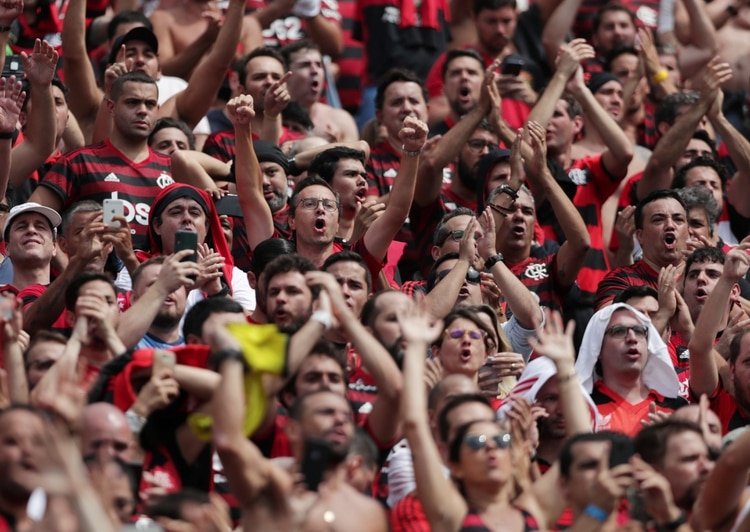 Desde Perú afirman que más de 60 mil aficionados del Mengao llegaron para alentar a su equipo