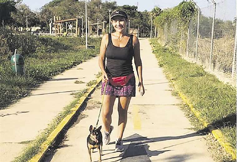 Vicente. Su pequeño pinscher se mudará a La Paz esta semana