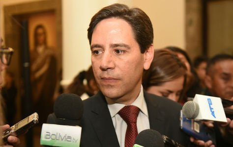 Salvador Romero, en el Palacio de Gobierno en rueda de prensa.