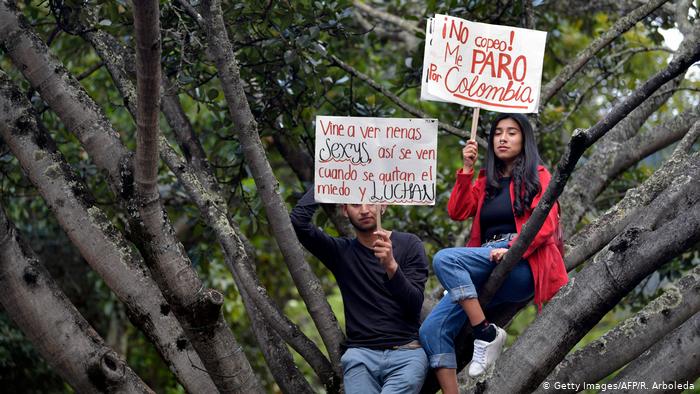 Kolumbien | Demonstration gegen Gewalt an Frauen in Bogota (Getty Images/AFP/R. Arboleda)