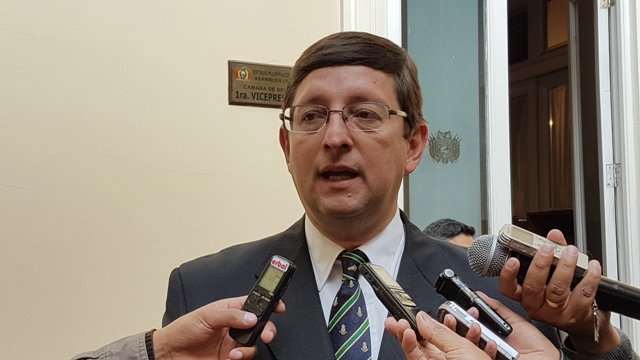 Resultado de imagen de senador, Óscar Ortiz."