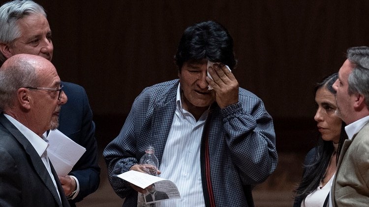 El ex presidente de Bolivia, Evo Morales junto a su también ex vicepresidente Álvaro García Linera en México (AFP)