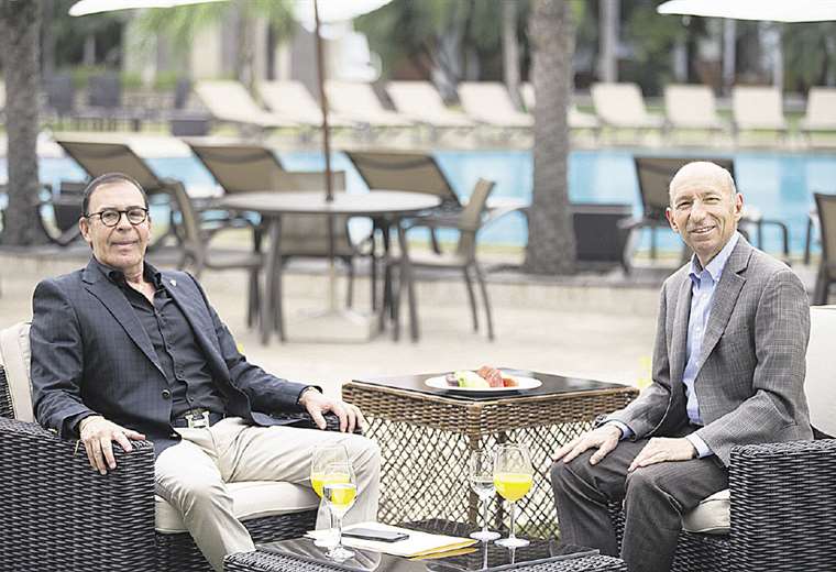 La entrevista se realizó en los amenos espacios del hotel Los Tajibos. Fotos: Helmuth Sánchez