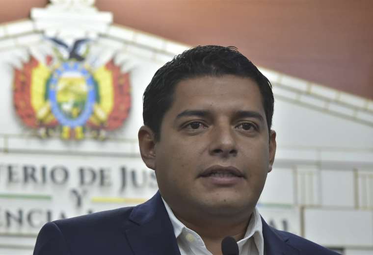 La autoridad en conferencia de prensa I Foto: APG Noticias.