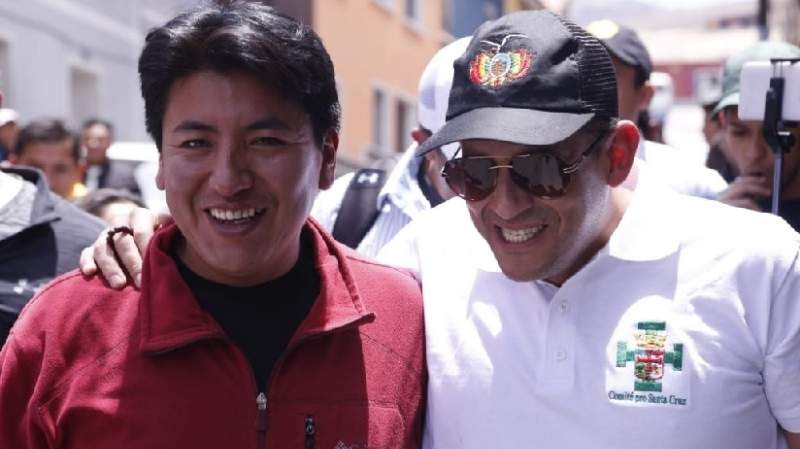 Denuncian que empresarios cruceños buscan la división de Camacho y Pumari