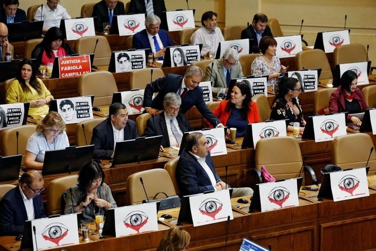 Diputados opositores durante el debate de la acusación constitucional contra el presidente Sebastián Piñera en el Congreso de Chile en Valparaíso el 12 diciembre 2019 (REUTERS/Rodrigo Garrido)