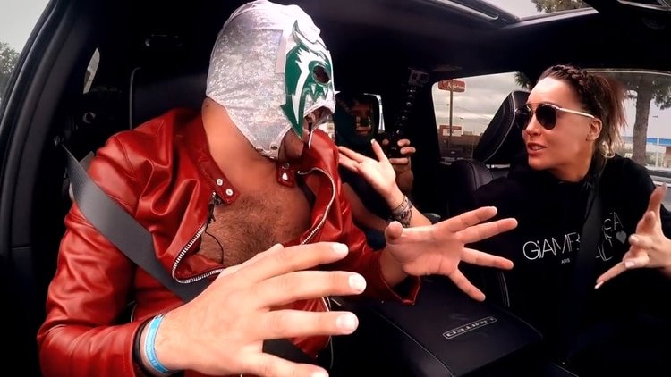 Belinda aprovechó su presencia en el canal del youtuber Escorpión Dorado para rechazar algún interés romántico por el intérprete de La Pelotona. (Foto: captura de pantalla)