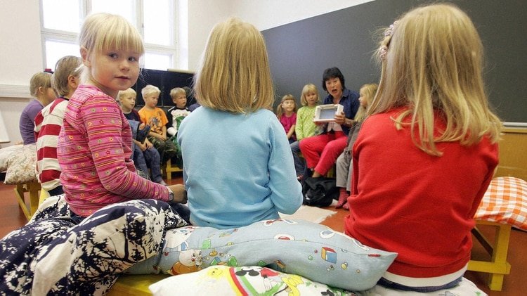 Todas las escuelas finlandesas son gratuitas e innovadoras. Su sistema educativo es ejemplo global. (Getty)